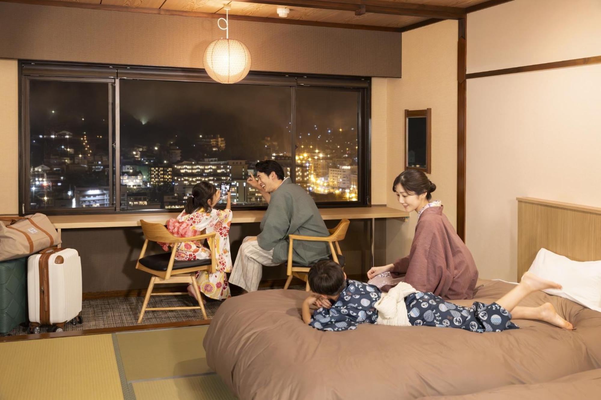 Ooedo Onsen Monogatari Premium Gero Honkan Extérieur photo